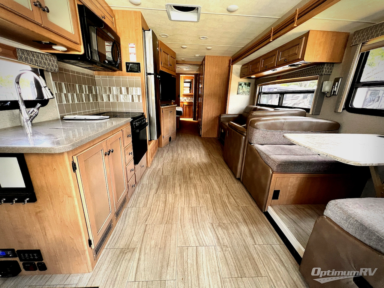 2019 Thor Windsport 35M Photo 4