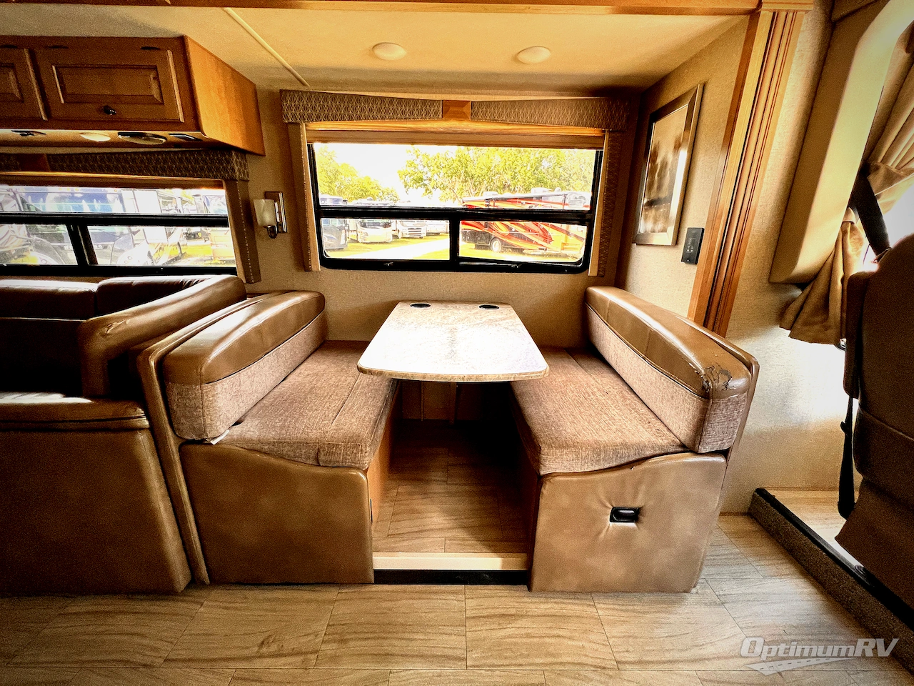 2019 Thor Windsport 35M Photo 9