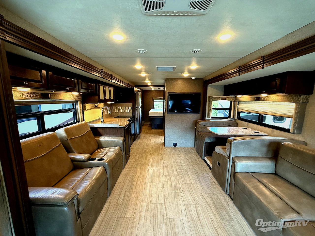 2019 Thor Windsport 34R Photo 2