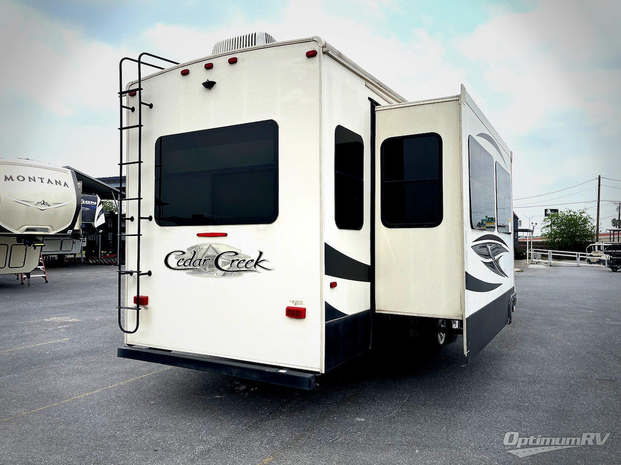 2019 Forest River Cedar Creek Hathaway Edition 38FBD Photo 3