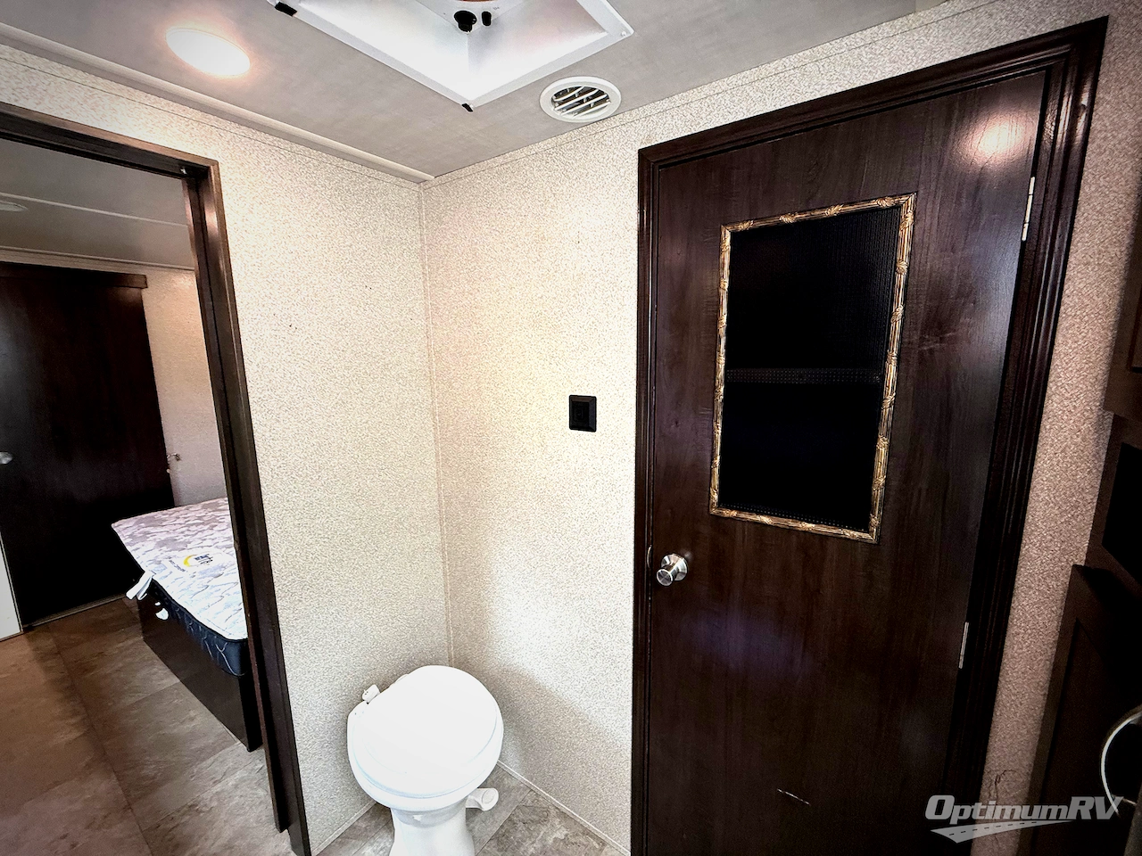 2019 Forest River Cedar Creek Hathaway Edition 38DBRK Photo 17