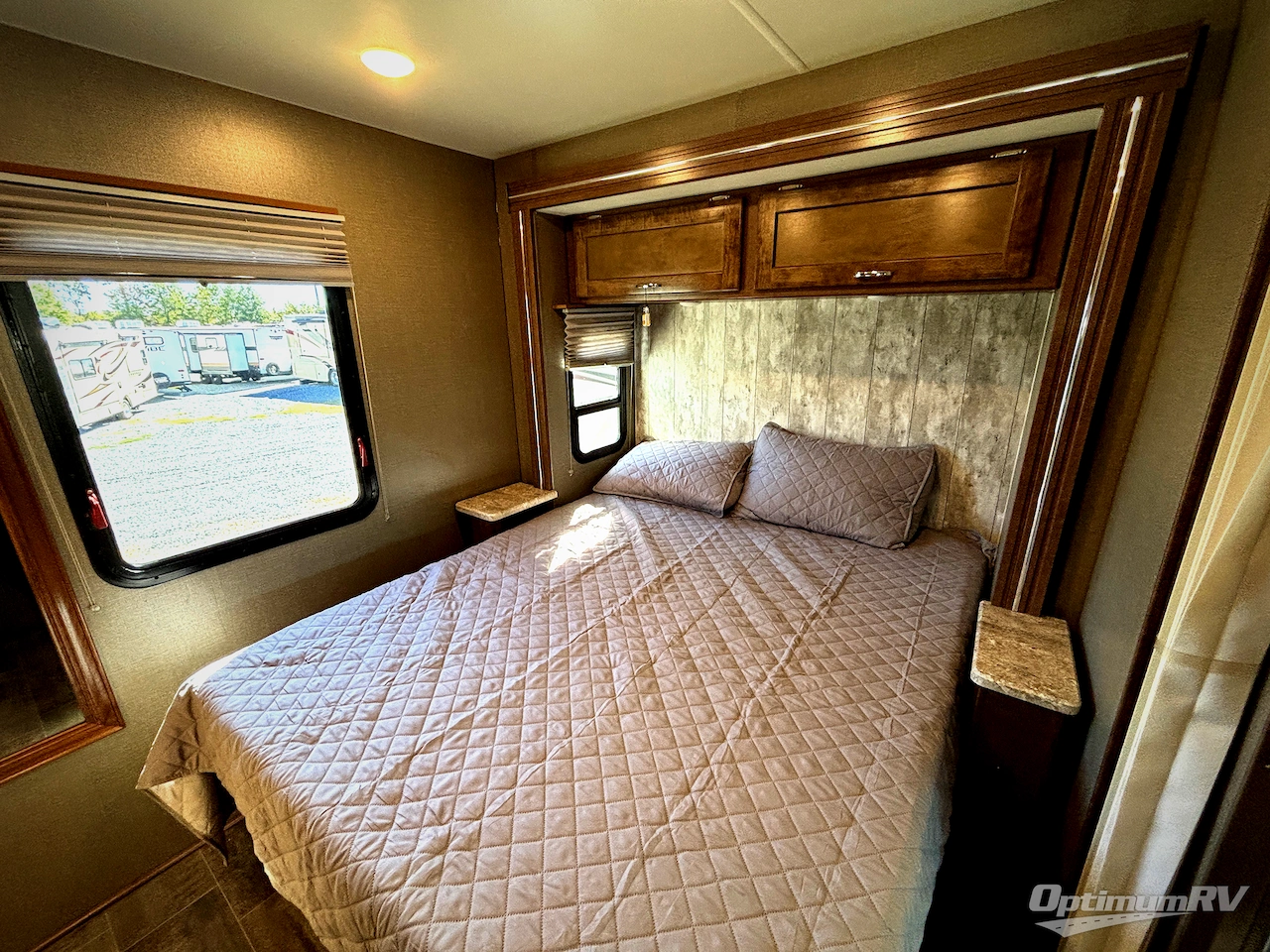 2020 Winnebago Intent 26M Photo 8
