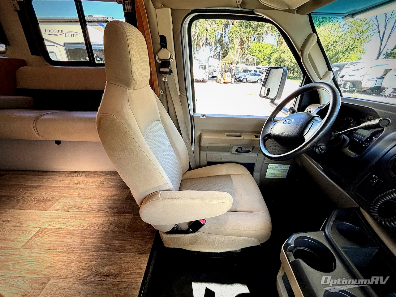 2019 Winnebago Minnie Winnie 31K Photo 7