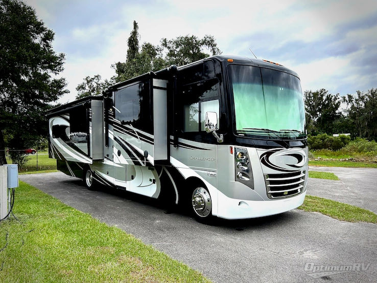 2016 Thor Challenger 37KT RV Photo 1