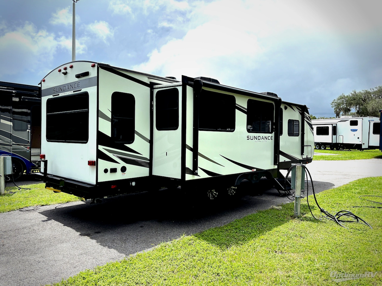 2023 Heartland Sundance Ultra Lite 293RL Photo 2