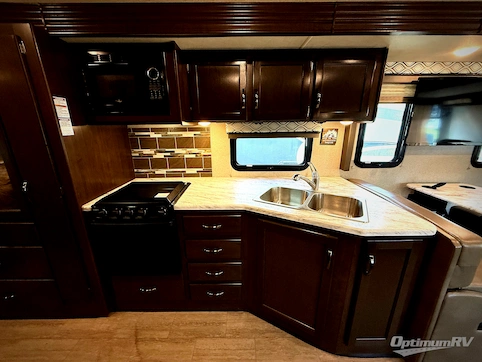 2020 Thor Freedom Traveler A30 RV Photo 3