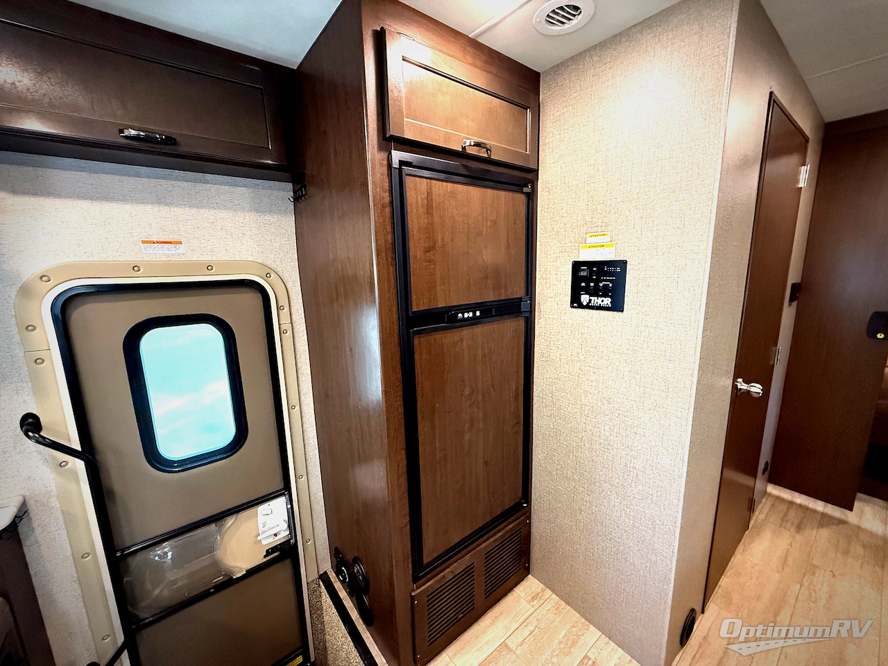 2020 Thor Freedom Traveler A30 Photo 8