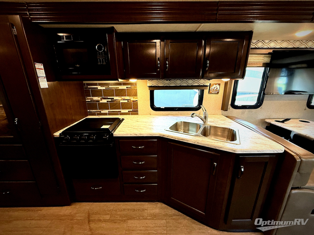 2020 Thor Freedom Traveler A30 Photo 9