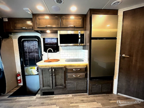 2022 Jayco Melbourne 24L RV Photo 3