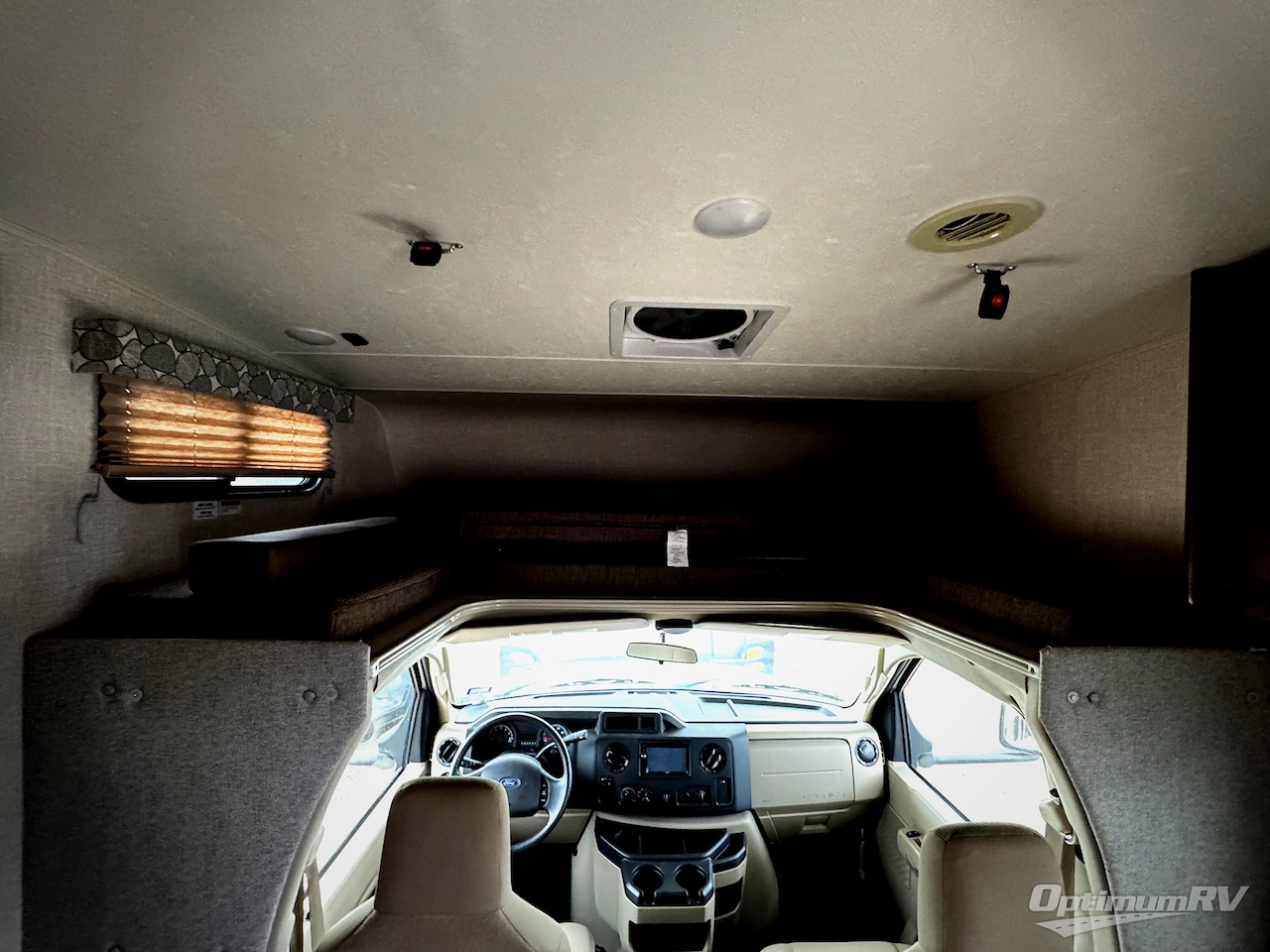 2020 Coachmen Freelander 32DS Ford 450 Photo 8