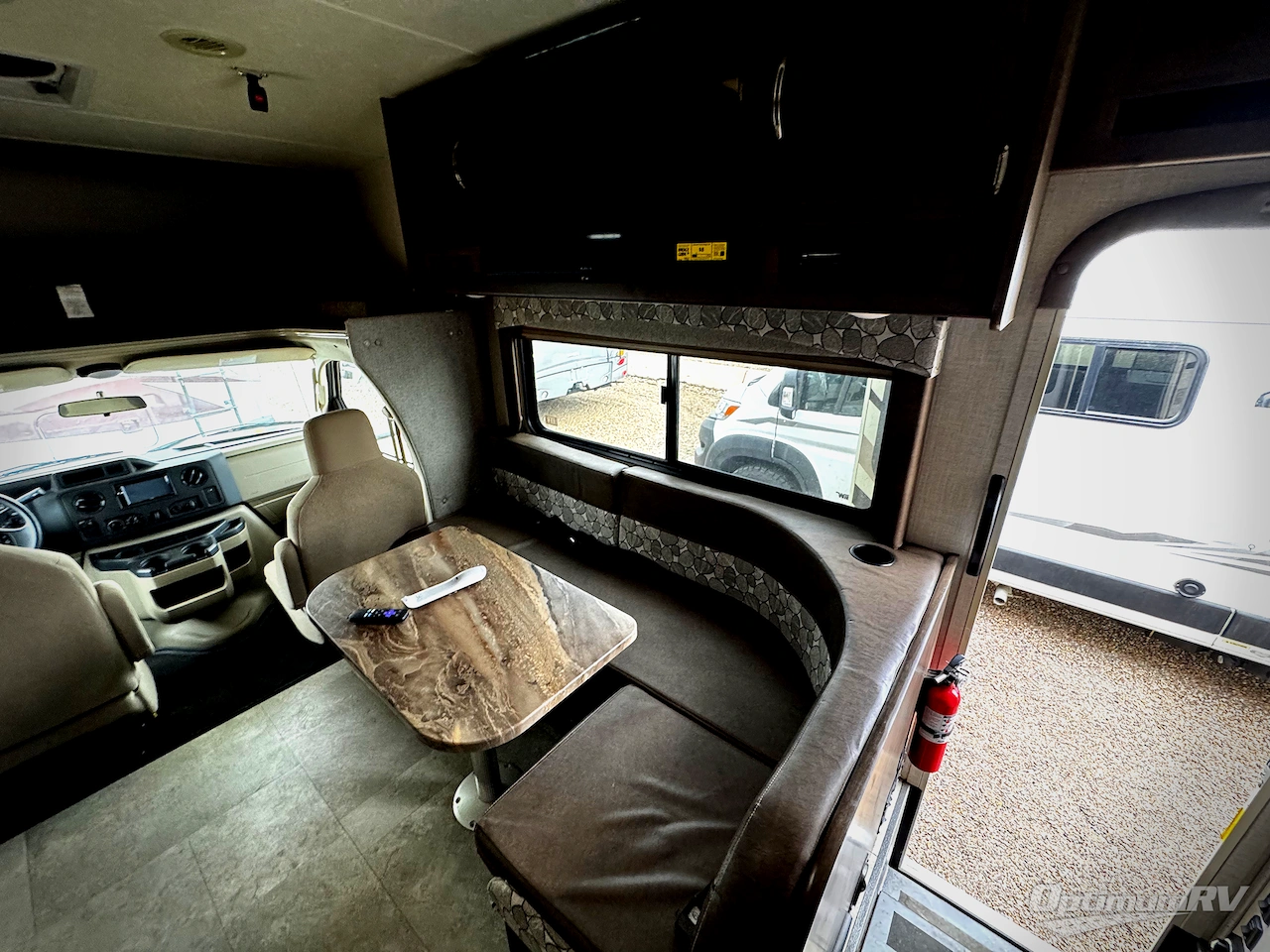 2020 Coachmen Freelander 32DS Ford 450 Photo 9