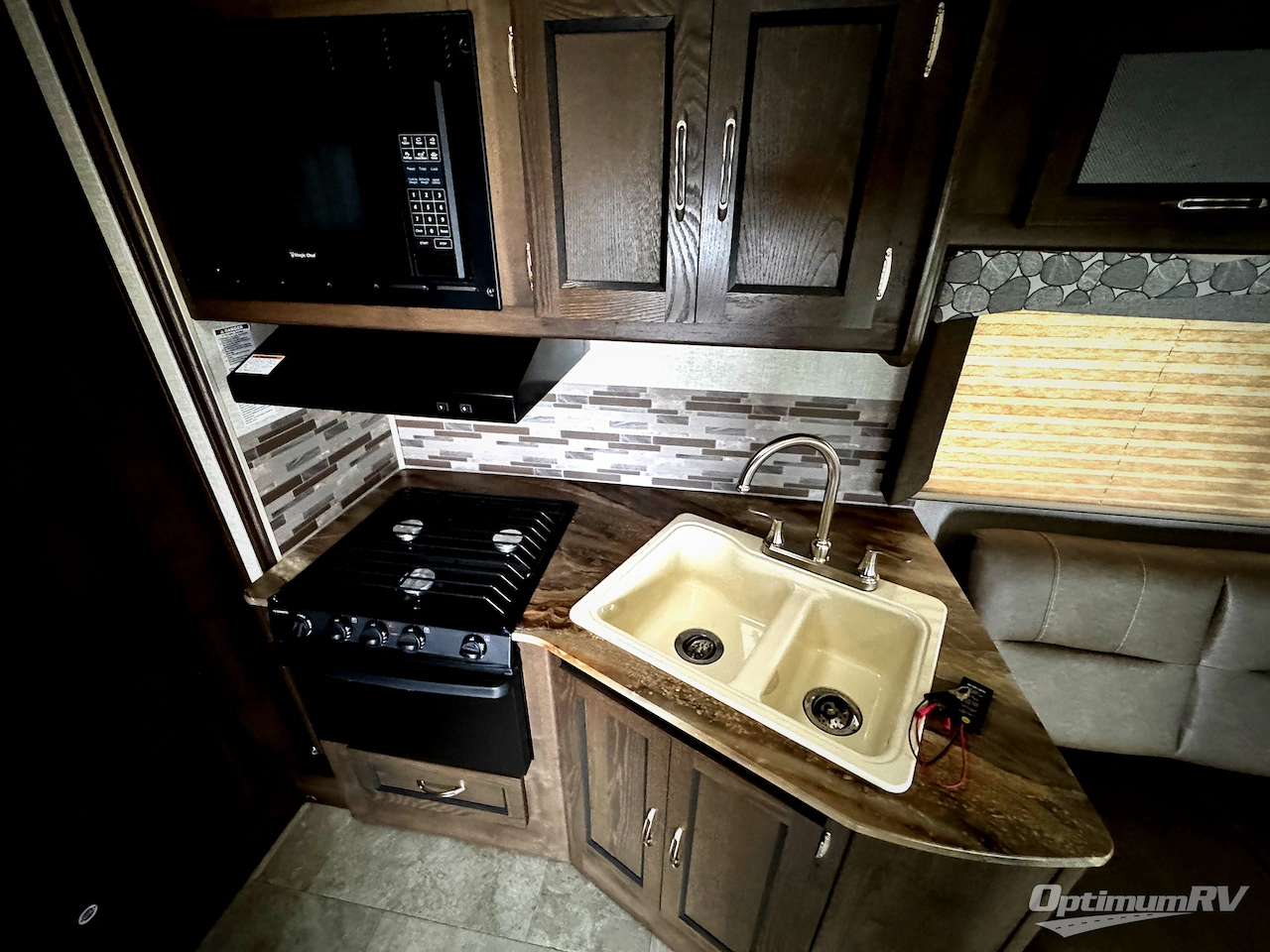 2020 Coachmen Freelander 32DS Ford 450 Photo 11