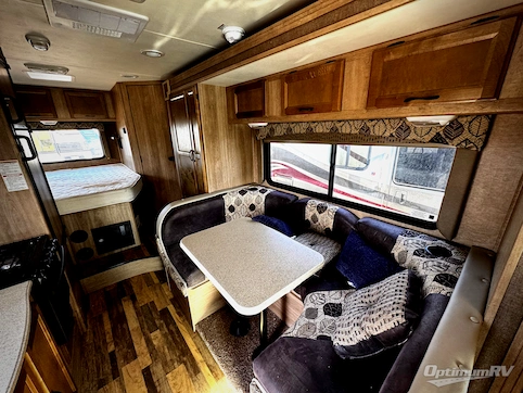 2015 Coachmen Freelander 22QBC RV Photo 3