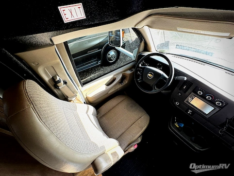 2015 Coachmen Freelander 22QBC RV Photo 2