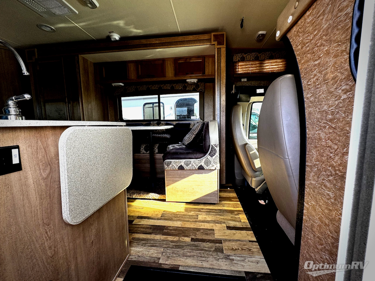 2015 Coachmen Freelander 22QBC Photo 8