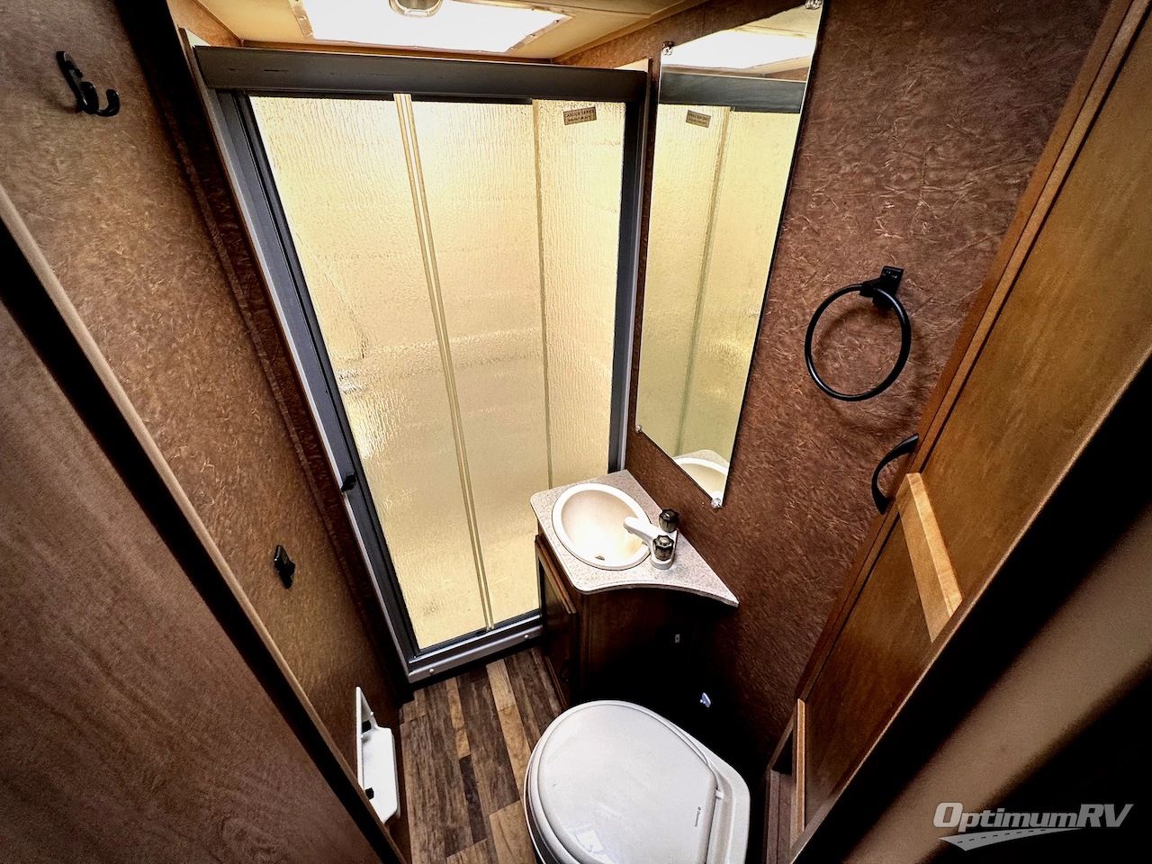 2015 Coachmen Freelander 22QBC Photo 16