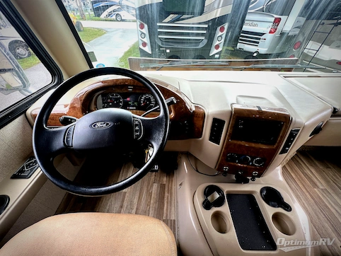 2017 Thor ACE 29.4 RV Photo 2