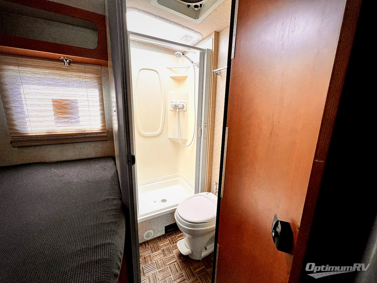 2008 Winnebago View 24J Photo 17
