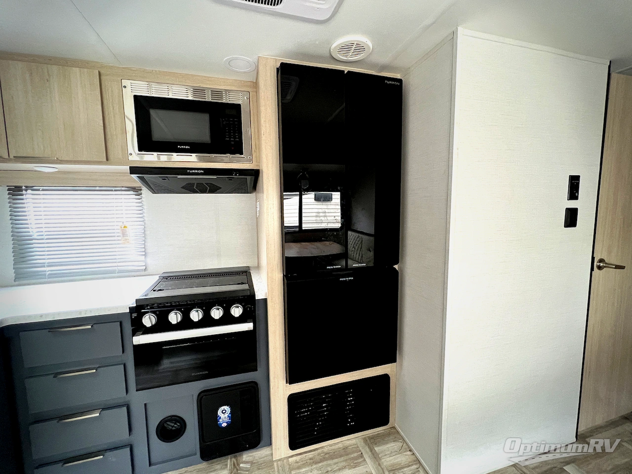 2025 Prime Time Tracer 308BRDLE Photo 14