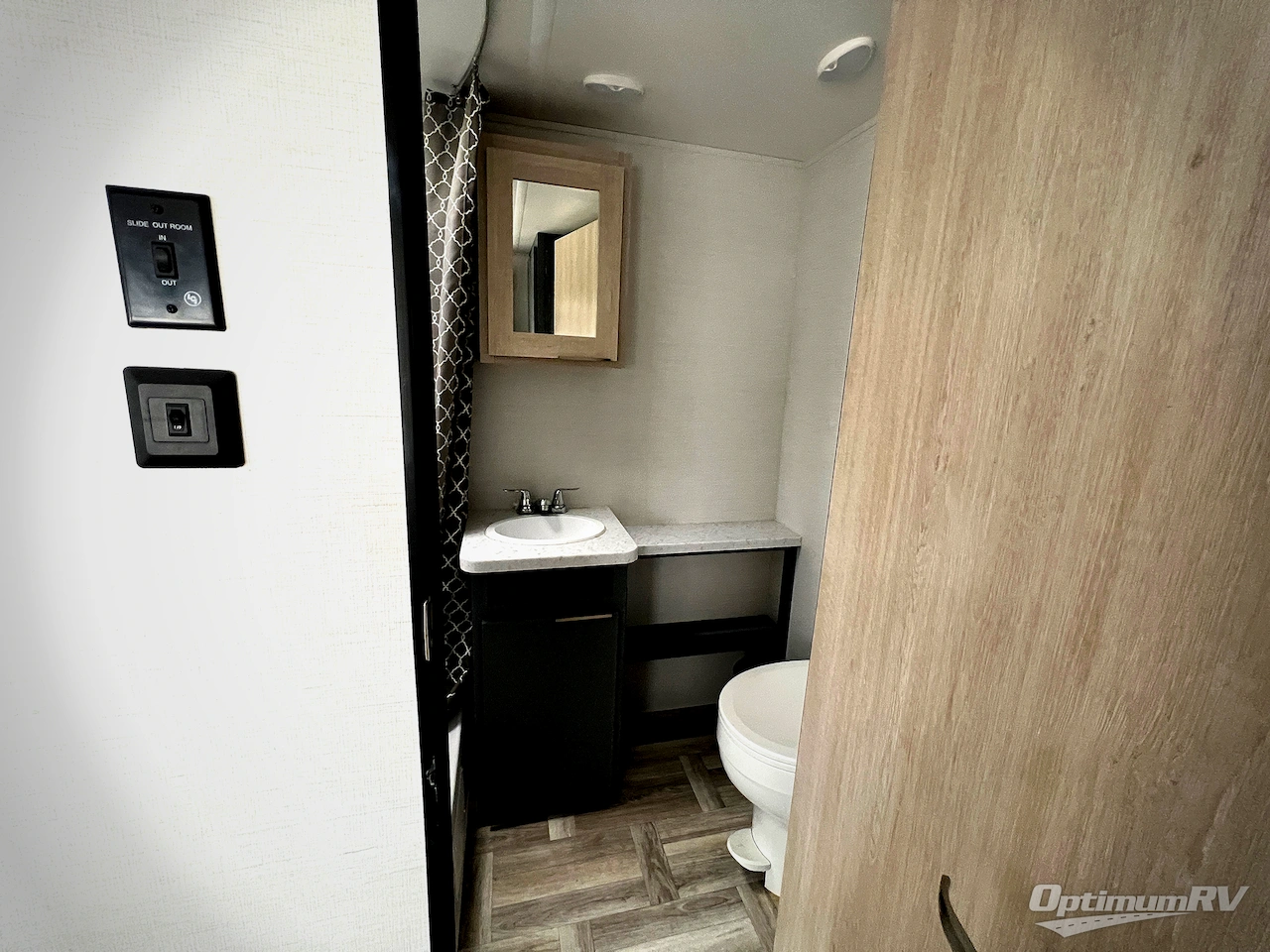 2025 Prime Time Tracer 308BRDLE Photo 21