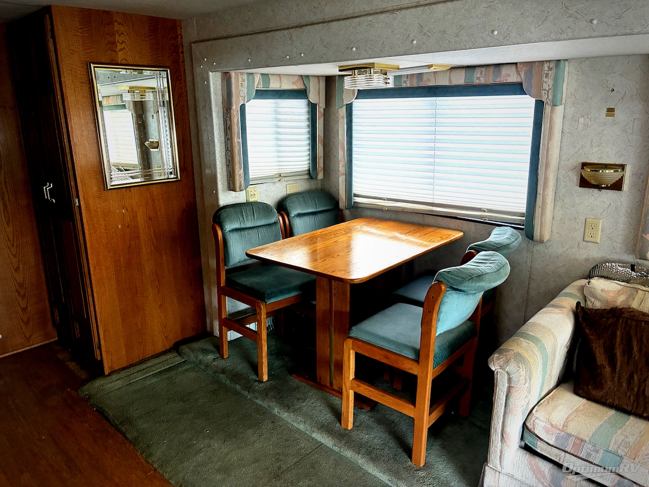 1995 Newmar Kountry Star 3750 Photo 6