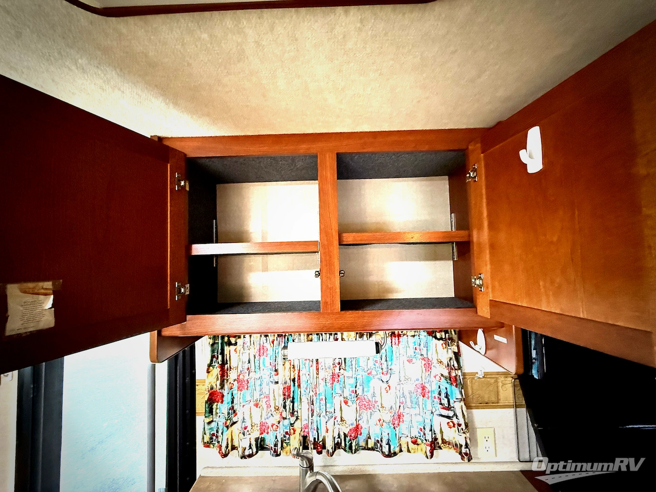 2007 Fleetwood Bounder 35E Photo 15