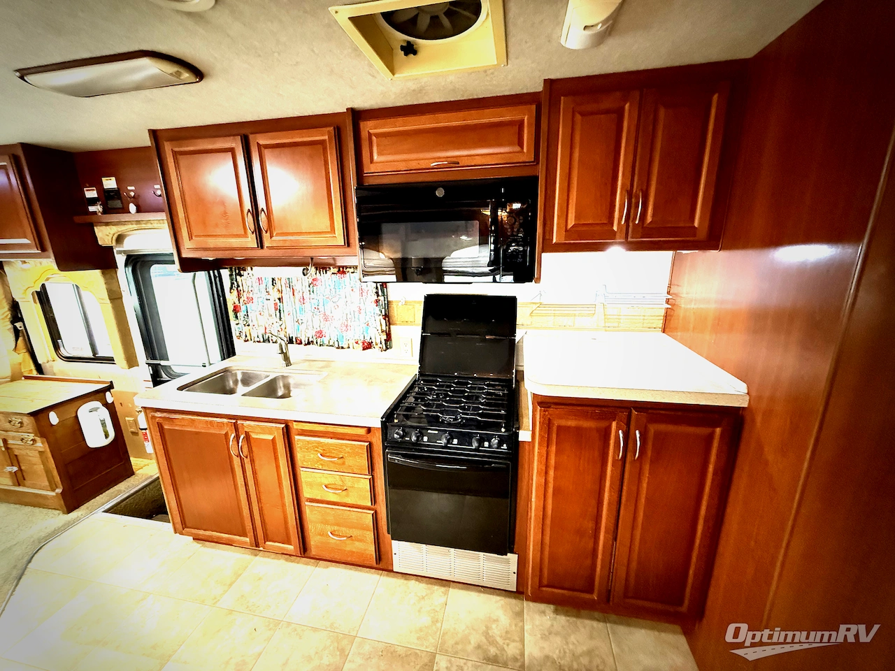 2007 Fleetwood Bounder 35E Photo 18