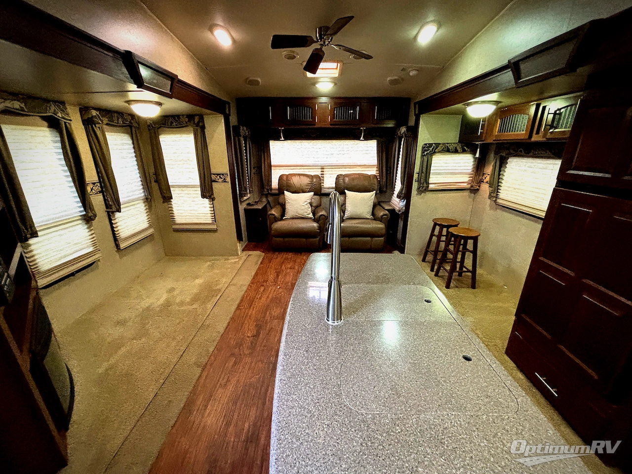 2015 Forest River Rockwood Signature Ultra Lite 8289WS Photo 2