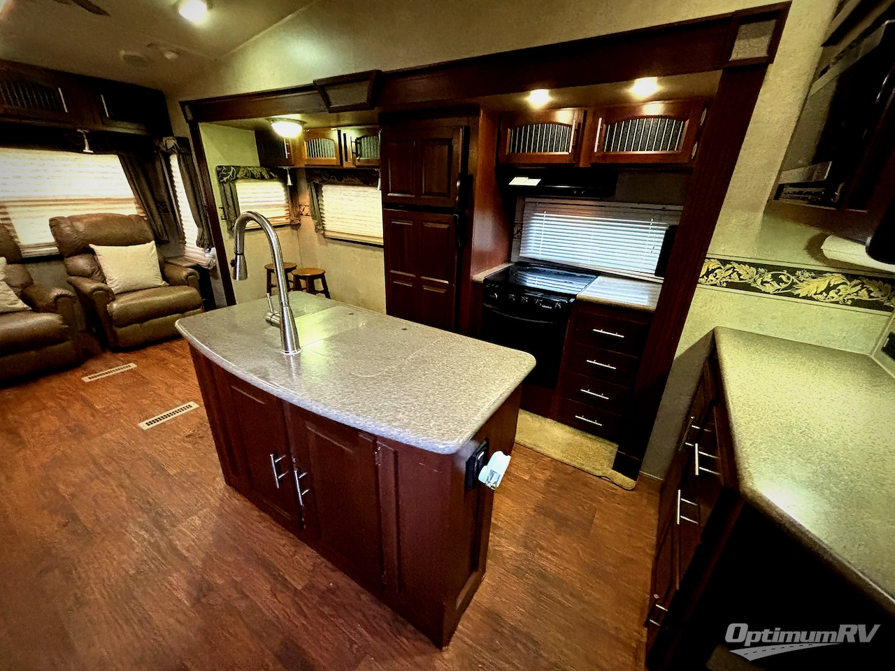 2015 Forest River Rockwood Signature Ultra Lite 8289WS Photo 12
