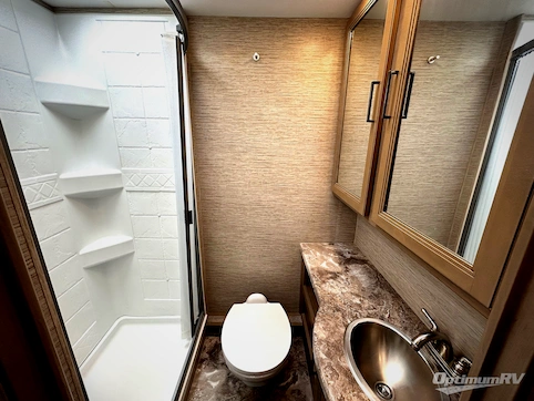 2022 Thor Chateau 28Z RV Photo 4