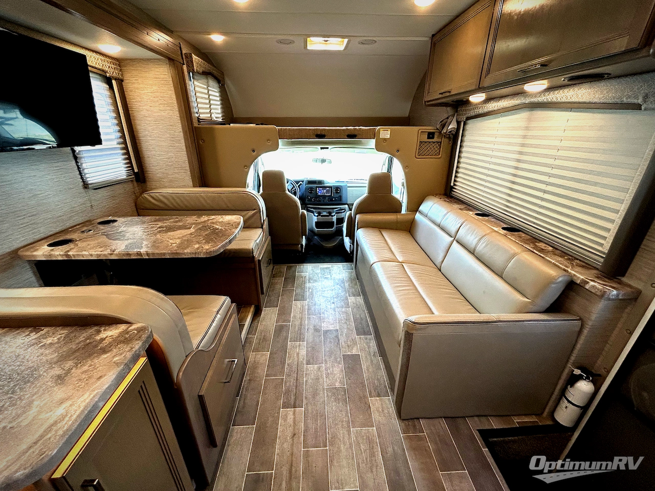 2022 Thor Chateau 28Z Photo 5