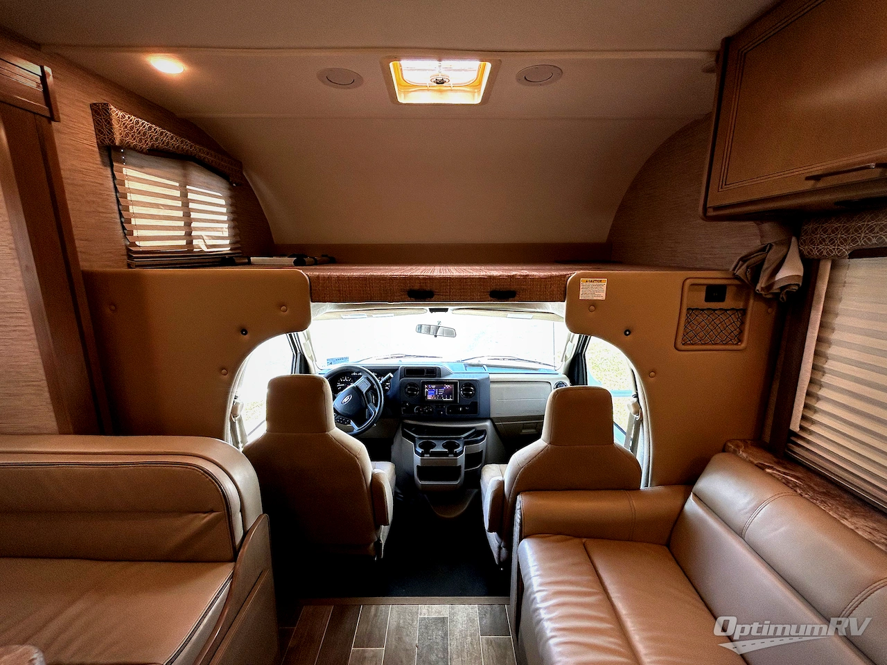 2022 Thor Chateau 28Z Photo 10