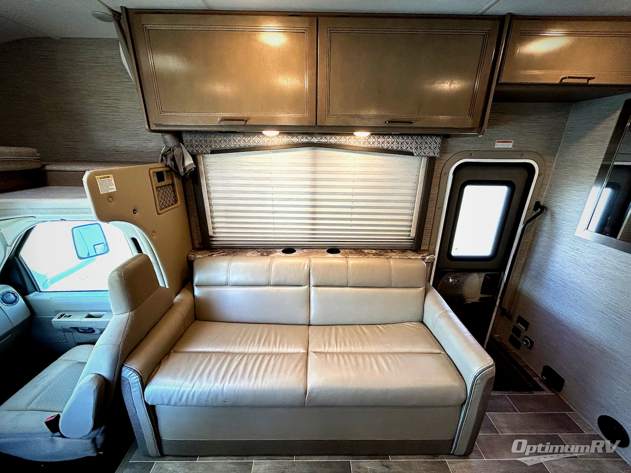 2022 Thor Chateau 28Z Photo 12