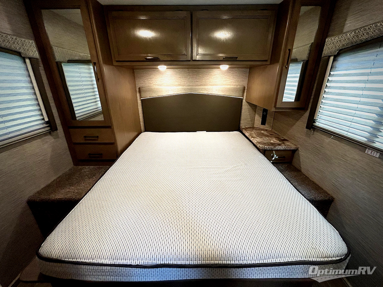 2022 Thor Chateau 28Z Photo 20