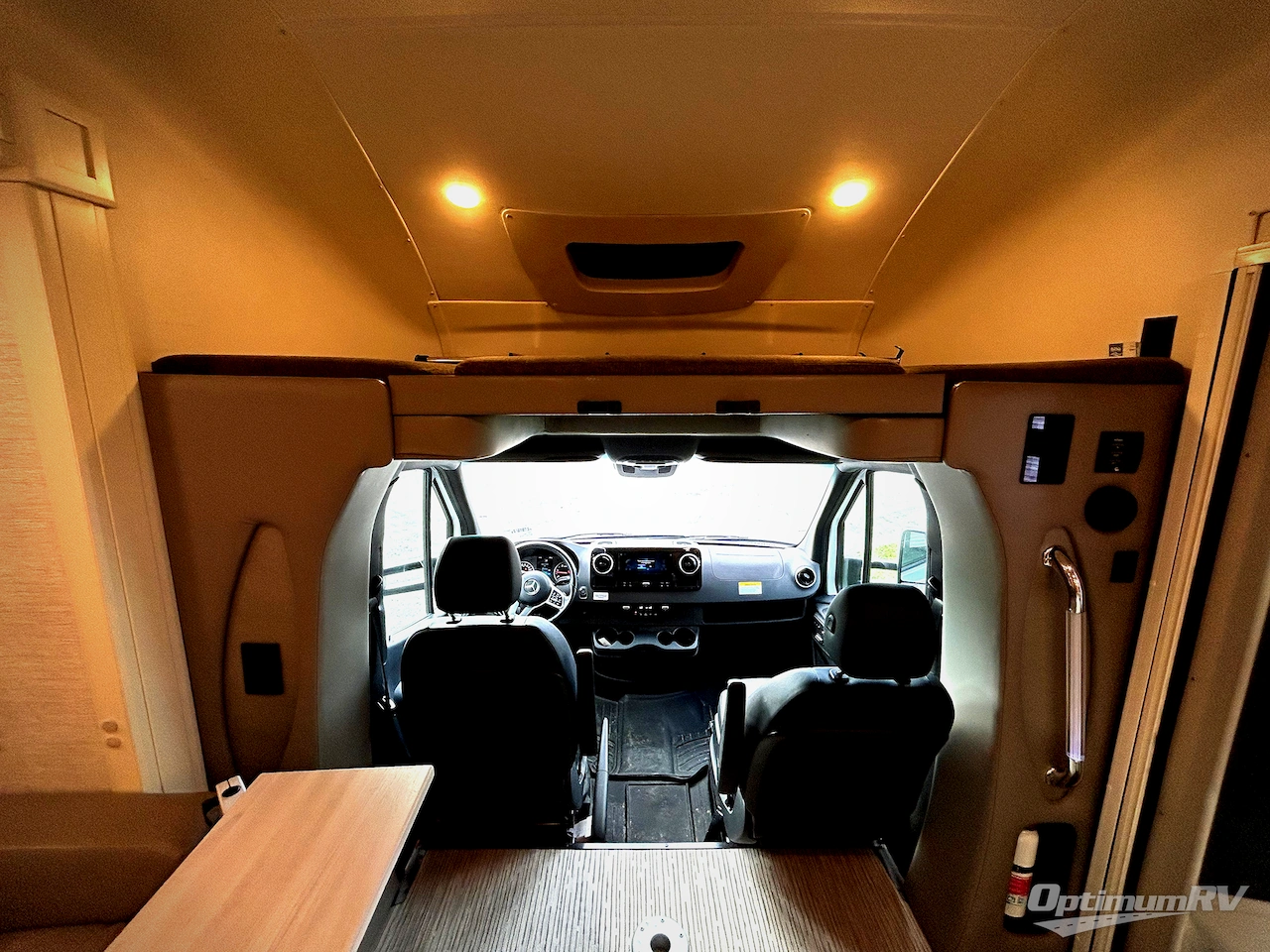 2022 Tiffin Wayfarer 25 RW Photo 3