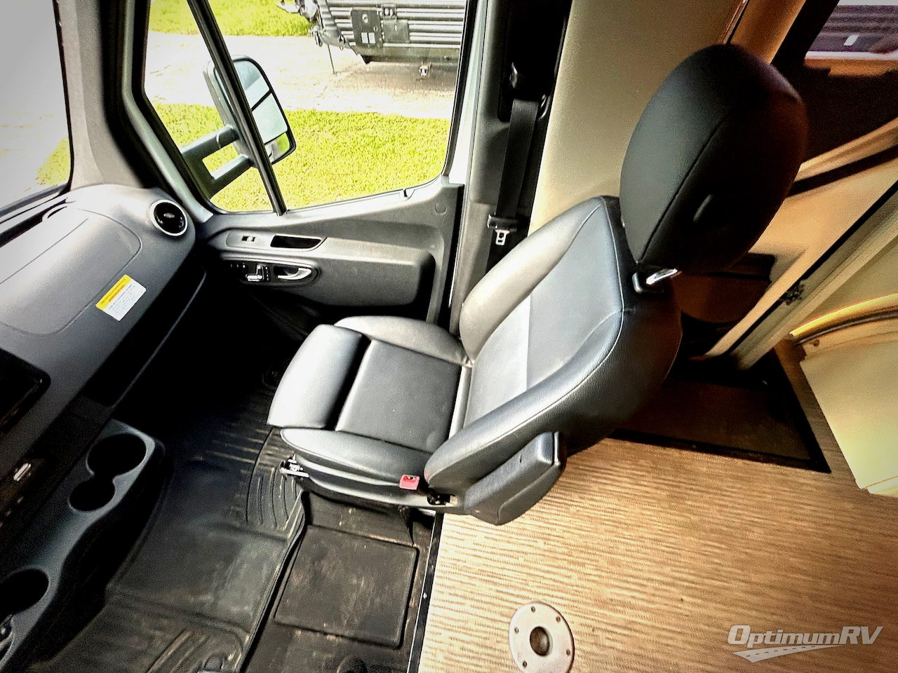 2022 Tiffin Wayfarer 25 RW Photo 9