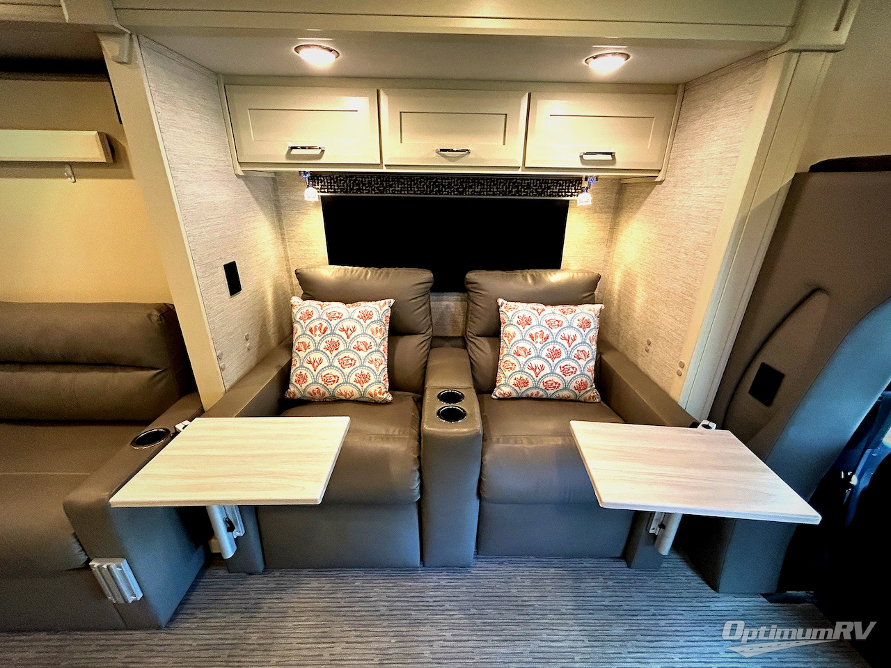 2022 Tiffin Wayfarer 25 RW Photo 14