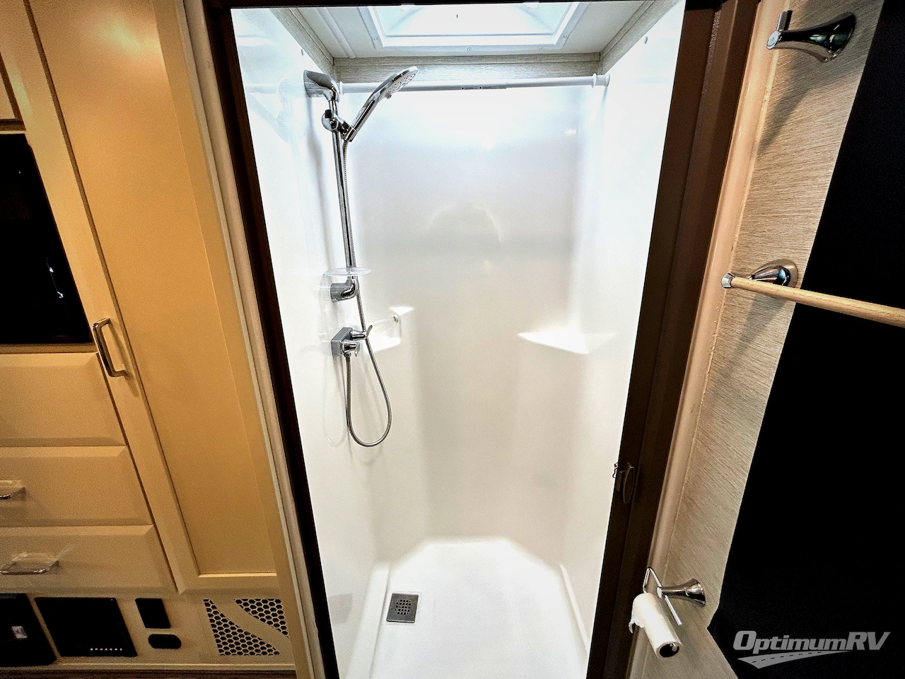 2022 Tiffin Wayfarer 25 RW Photo 20