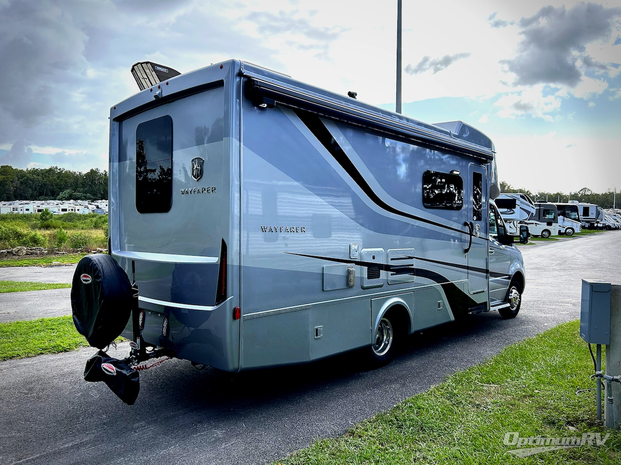 2022 Tiffin Wayfarer 25 RW Photo 2