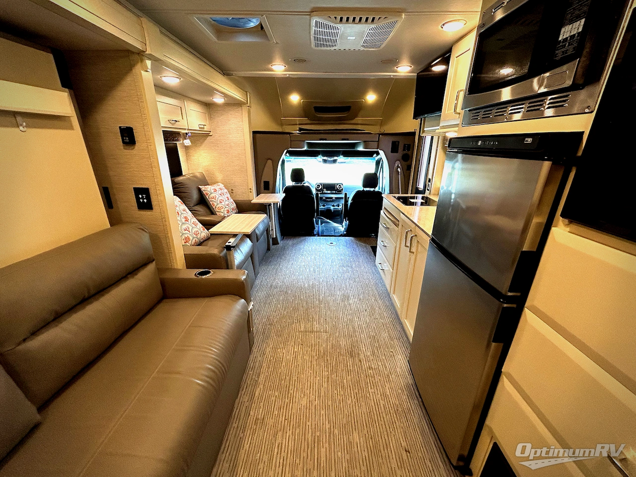 2022 Tiffin Wayfarer 25 RW Photo 5