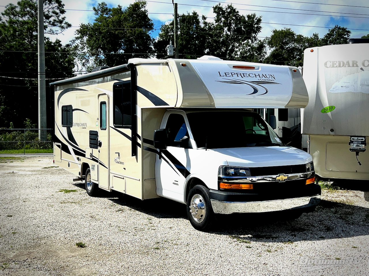 2020 Coachmen Leprechaun 270QB Chevy 4500 Photo 1