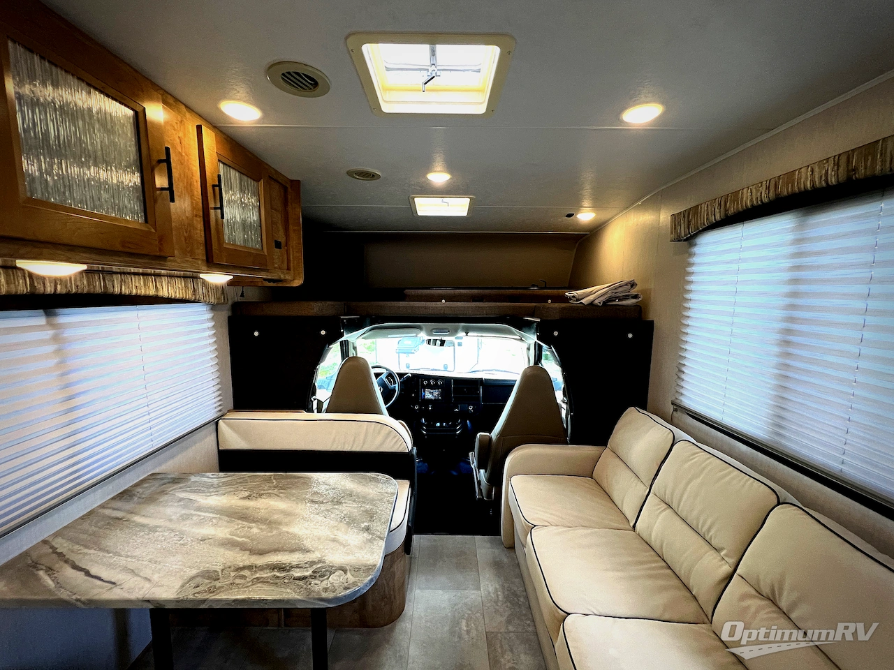 2020 Coachmen Leprechaun 270QB Chevy 4500 Photo 4