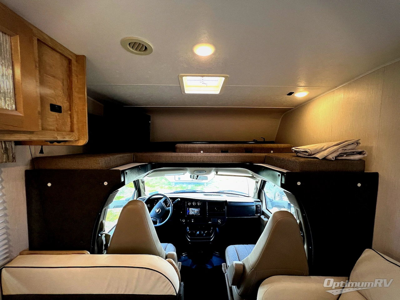 2020 Coachmen Leprechaun 270QB Chevy 4500 Photo 6