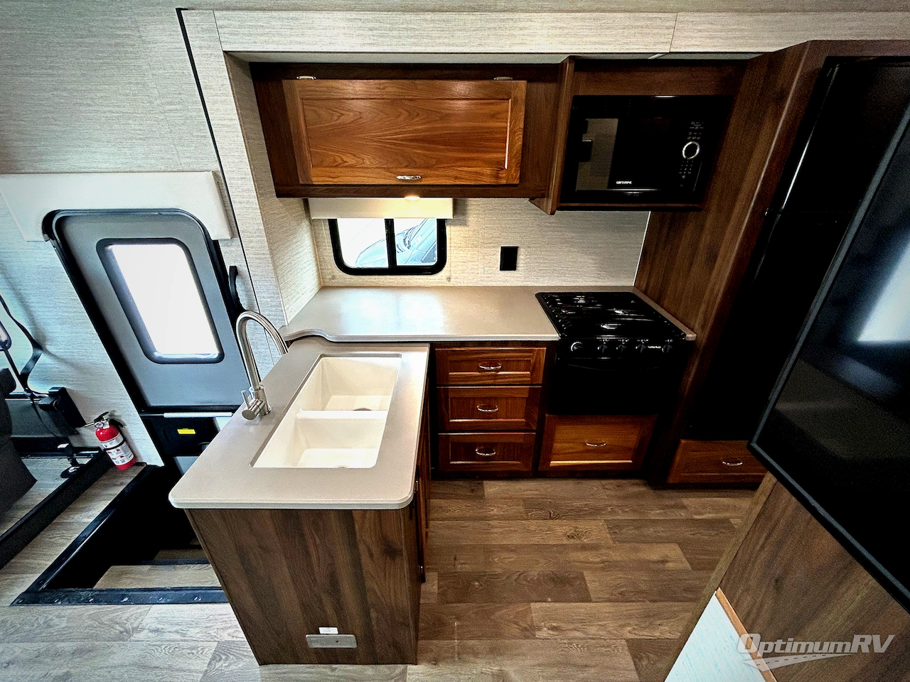2020 Winnebago Intent 28Y Photo 9