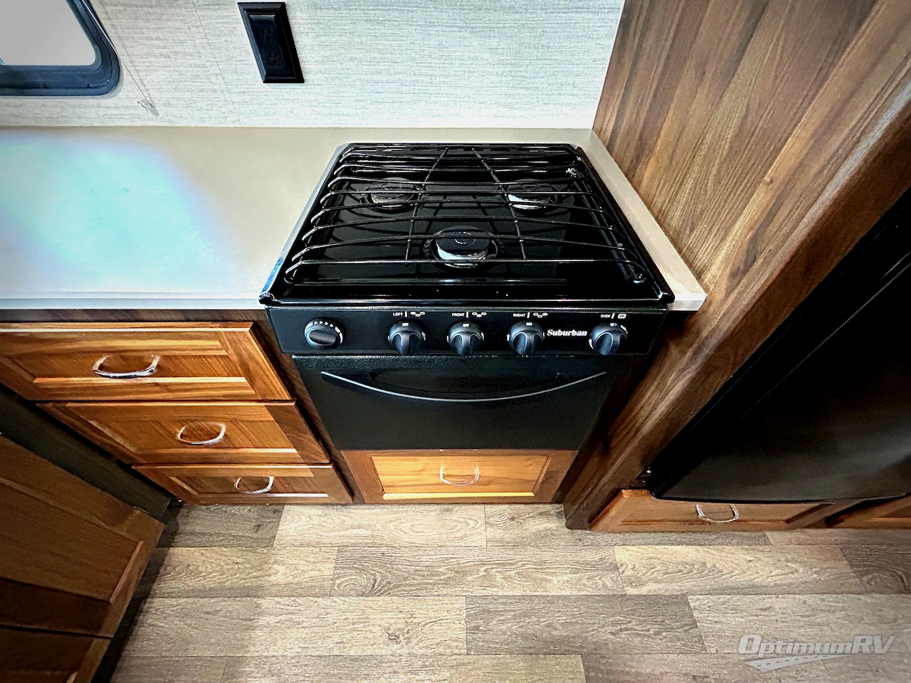 2020 Winnebago Intent 28Y Photo 10