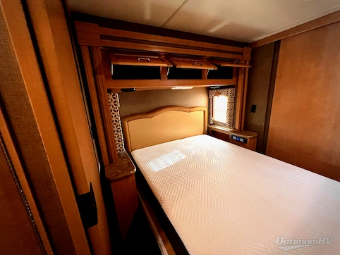 2015 Thor Hurricane 34E RV Photo 4