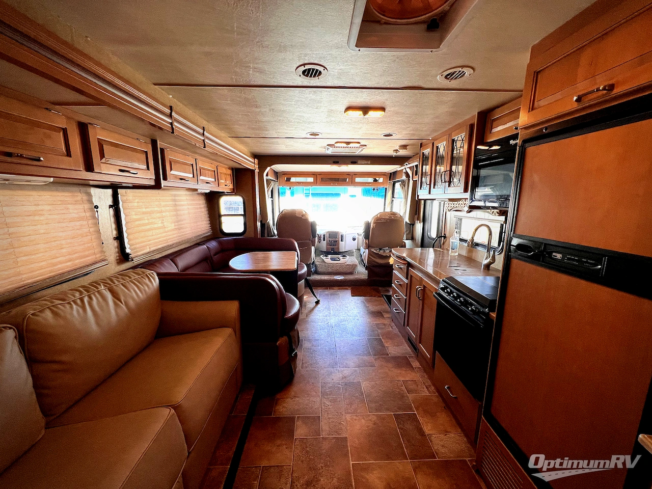 2015 Thor Hurricane 34E Photo 5