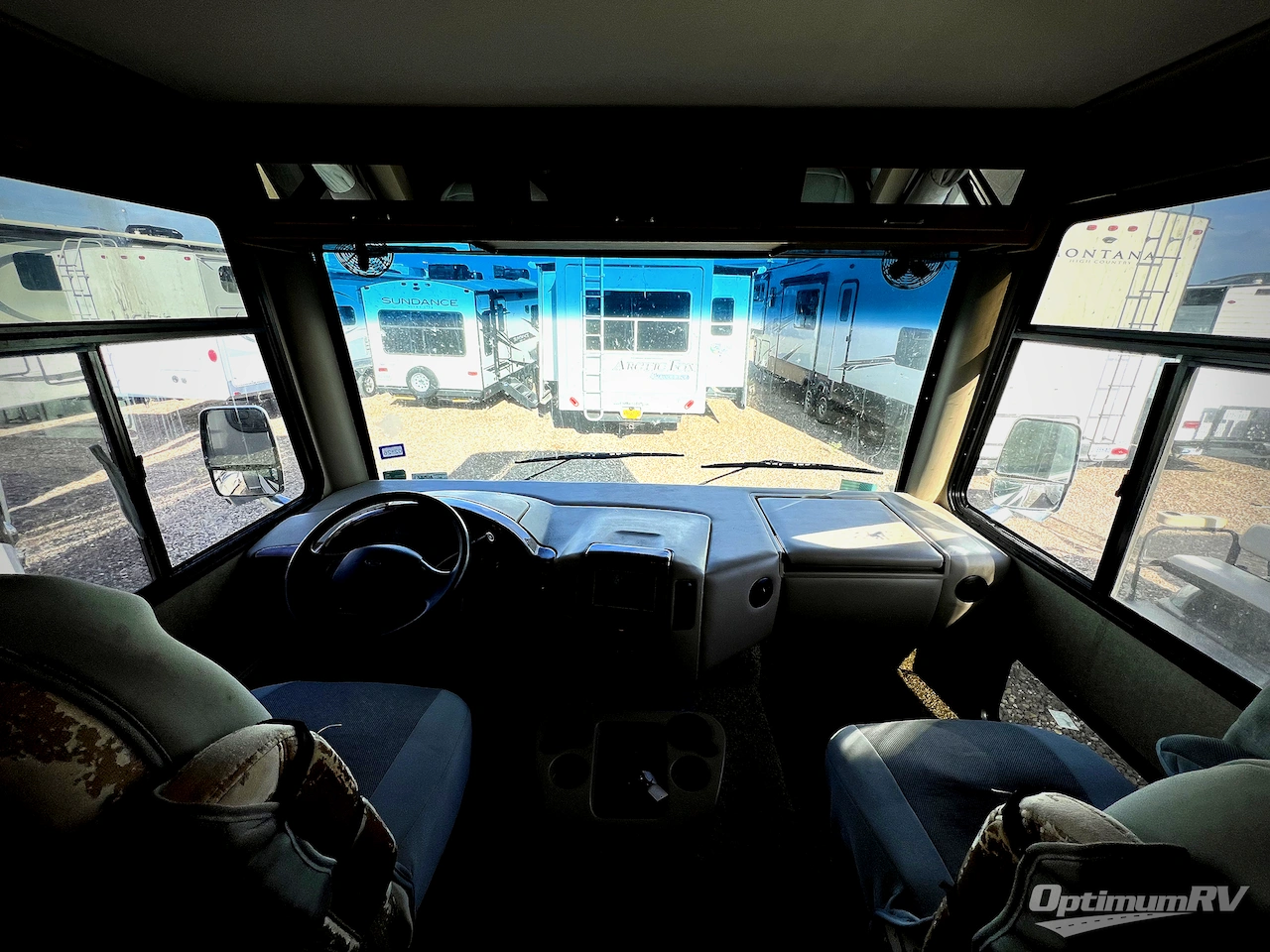 2015 Thor Hurricane 34E Photo 6
