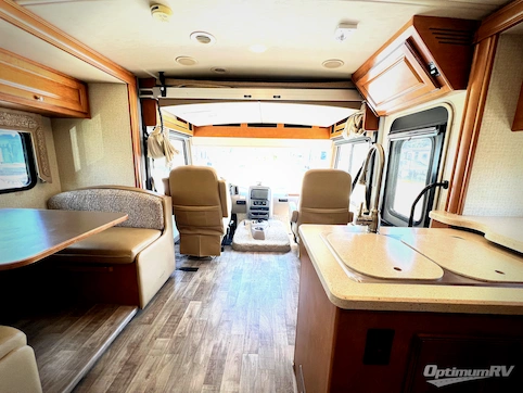 2018 Winnebago Sunstar LX 27N RV Photo 2