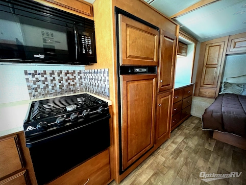 2018 Winnebago Sunstar LX 27N RV Photo 4